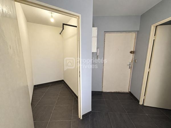 94000 CRÉTEIL PORT - APPARTEMENT 5 PIÈCES RÉNOVÉ DE 80 M² - 3 CHAMBRES + BALCON + PARKING, VUE PORT