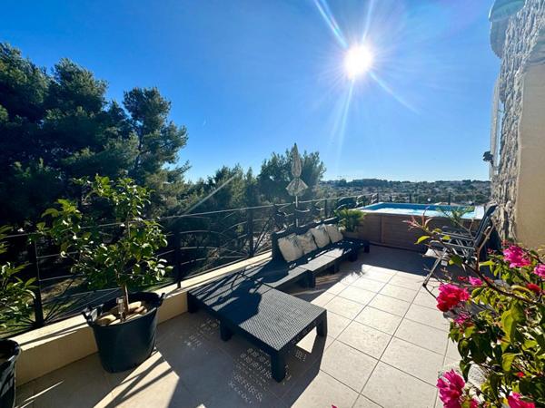 MAISON / APPARTEMENT TYPE 3 AVEC PARKINGS