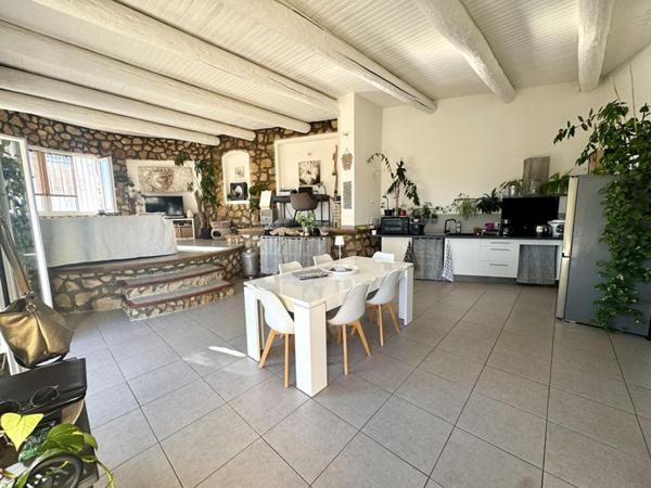 MAISON / APPARTEMENT TYPE 3 AVEC PARKINGS