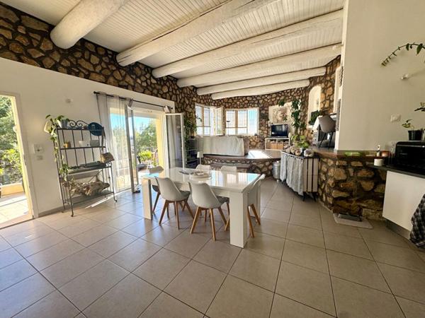 MAISON / APPARTEMENT TYPE 3 AVEC PARKINGS