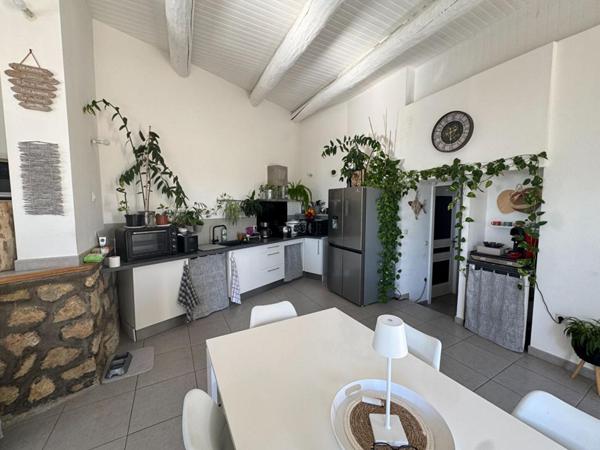 MAISON / APPARTEMENT TYPE 3 AVEC PARKINGS