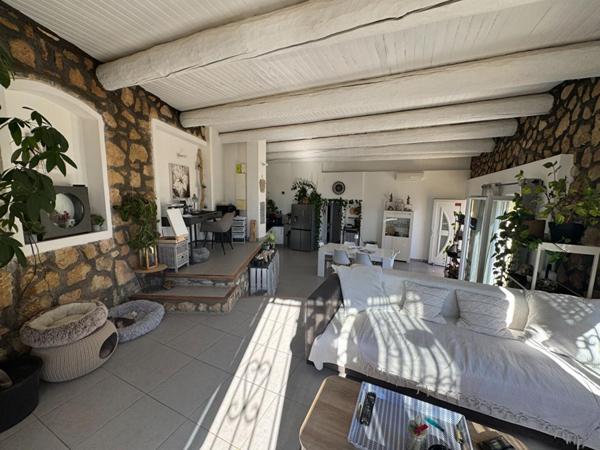 MAISON / APPARTEMENT TYPE 3 AVEC PARKINGS