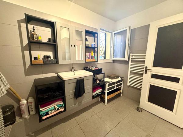 MAISON / APPARTEMENT TYPE 3 AVEC PARKINGS