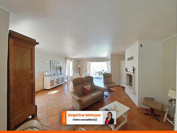 LORGUES — Propriété Provençale d'exception, vue panoramique, T2 indépendant & piscine