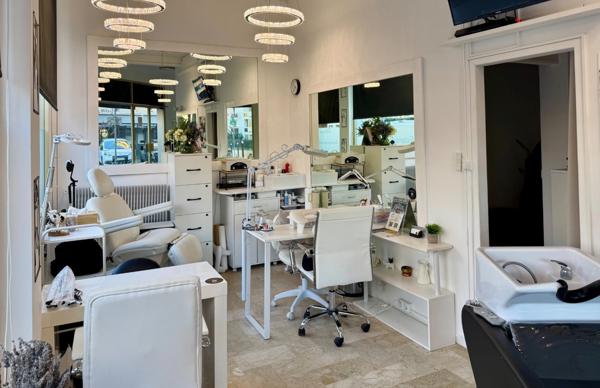 FONDS DE COMMERCE – SALON DE COIFFURE, ONGLES ET SOINS ESTHÉTIQUES – LE CANNET (06)