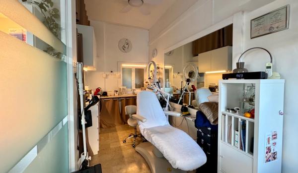 FONDS DE COMMERCE – SALON DE COIFFURE, ONGLES ET SOINS ESTHÉTIQUES – LE CANNET (06)