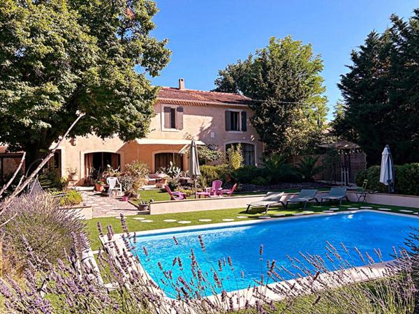 VOUS RECHERCHEZ UNE MAISON DE FAMILLE ?
