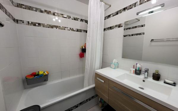 Appartement à vendre    3 pièces • 69,80 m2 Gagny