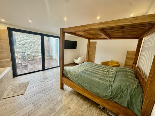 À vendre à Suze-La-Rousse (26) : villa avec piscine  Suze-la-Rousse (26790)