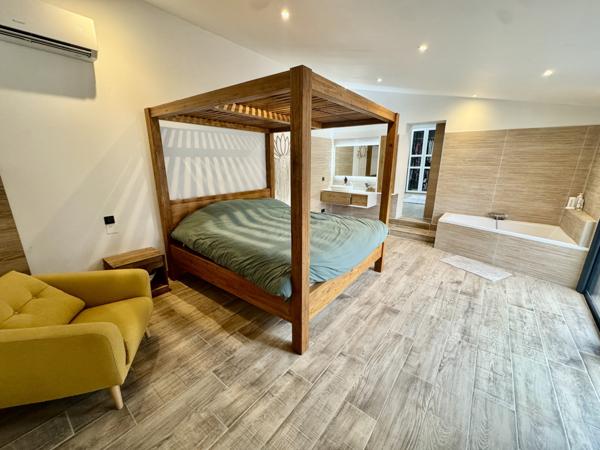 À vendre à Suze-La-Rousse (26) : villa avec piscine  Suze-la-Rousse (26790)