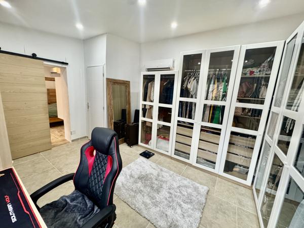 À vendre à Suze-La-Rousse (26) : villa avec piscine  Suze-la-Rousse (26790)