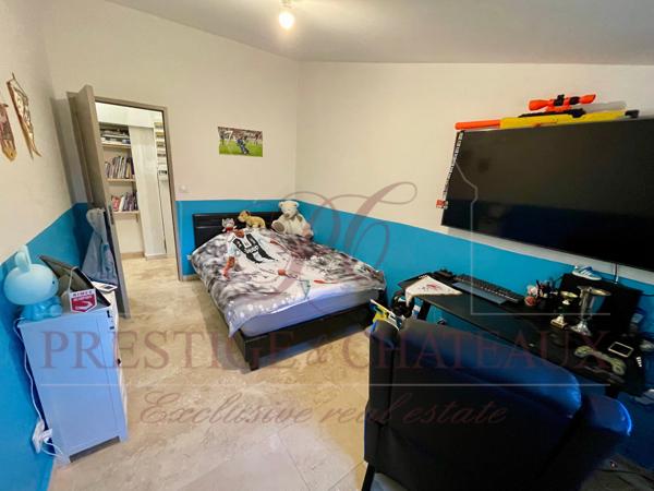 À vendre à Suze-La-Rousse (26) : villa avec piscine  Suze-la-Rousse (26790)