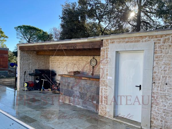À vendre à Suze-La-Rousse (26) : villa avec piscine  Suze-la-Rousse (26790)