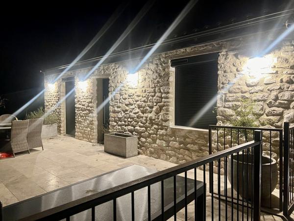 À vendre à Suze-La-Rousse (26) : villa avec piscine  Suze-la-Rousse (26790)