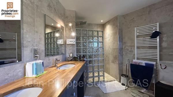Villa La Cadiere D Azur 7 pièce(s) 230 m2