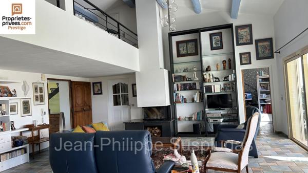 Villa La Cadiere D Azur 7 pièce(s) 230 m2