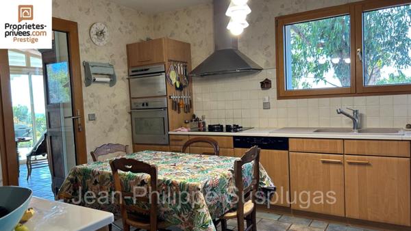 Villa La Cadiere D Azur 7 pièce(s) 230 m2
