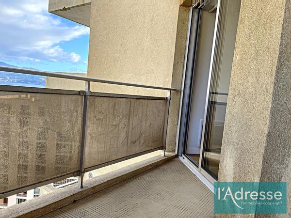 Appartement Ajaccio 1 pièce - 32,17m² - Quartier Ballestrino- Parking
