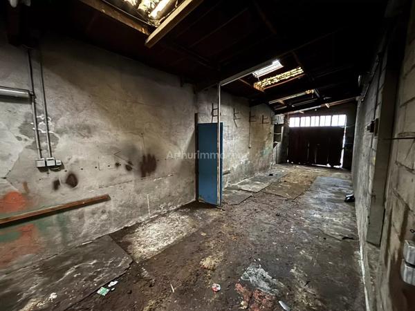 Vente                                                      Local industriel
                        
                     2 pièces                      272 m2                     à Villeneuve-Saint-Georges