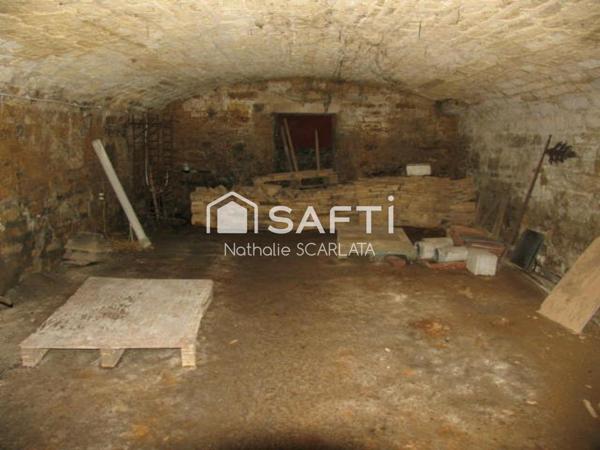 MAISON en PIERRE avec jardin, remise, grenier aménageable et cave