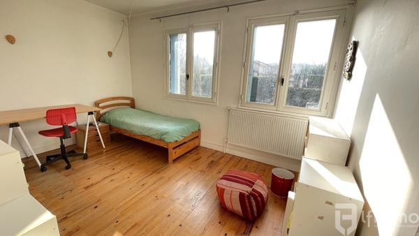 Belle villa avec 5 chambres, au calme, jardin 765 m²