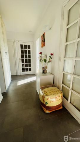 Belle villa avec 5 chambres, au calme, jardin 765 m²