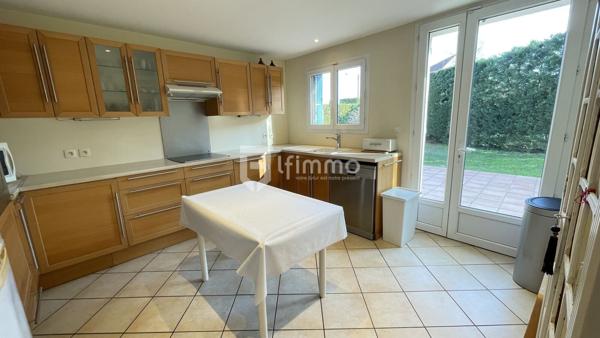 Belle villa avec 5 chambres, au calme, jardin 765 m²