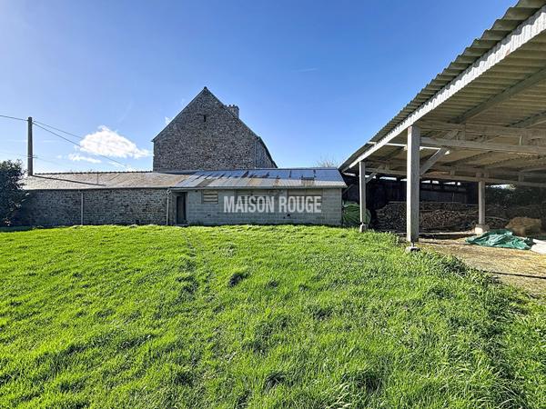 Ancien corps de ferme en pierres proche baie du Mont St Michel