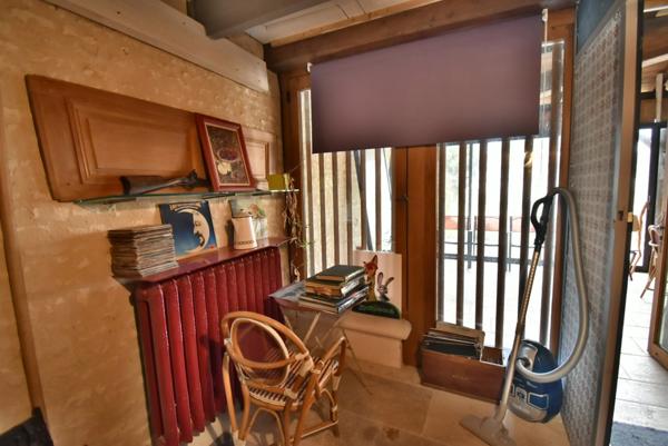 Maison à vendre 5 pièces proche de JARNAC (16) Propriété d'env 162 m2 ave 3 ch et 1 bureau,