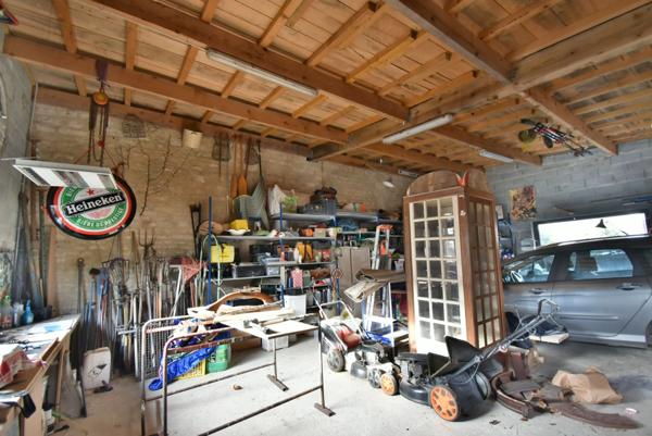 Maison à vendre 5 pièces proche de JARNAC (16) Propriété d'env 162 m2 ave 3 ch et 1 bureau,