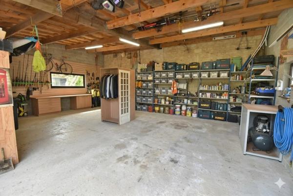 Maison à vendre 5 pièces proche de JARNAC (16) Propriété d'env 162 m2 ave 3 ch et 1 bureau,