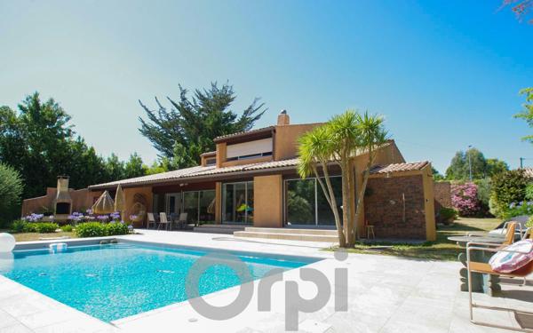 Maison à vendre    5 pièces • 220 m2 La Rochelle