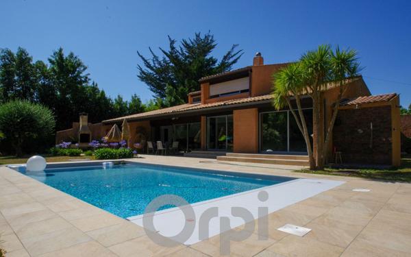 Maison à vendre    5 pièces • 220 m2 La Rochelle