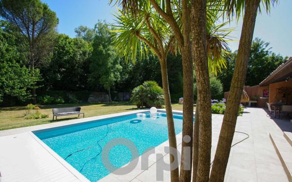 Maison à vendre    5 pièces • 220 m2 La Rochelle