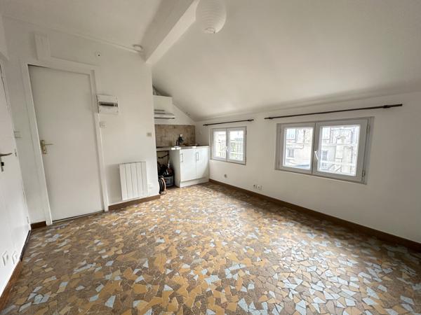 Corbeil-Essonnes (91100) Studio à Louer - Idéalement Situé à Corbeil