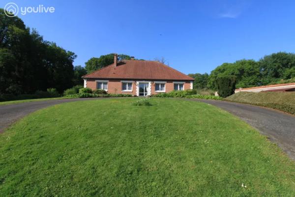 Propriété sur un terrain de 12888 m² comprenant 2 habitations (185m² et 75 m²)