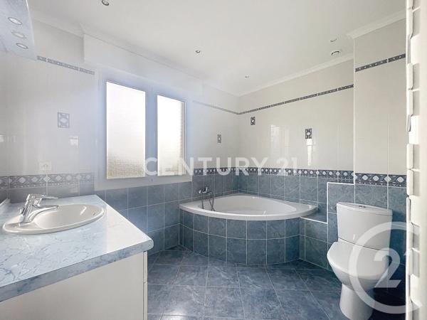 Maison à vendre  4 pièces - 98,62 m 2   NOISY LE GRAND  - 93