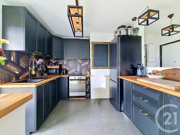 Appartement F4 à vendre  4 pièces - 85,32 m 2   FRESNES  - 94
