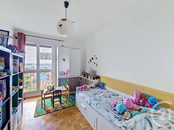 Appartement F4 à vendre  4 pièces - 85,32 m 2   FRESNES  - 94