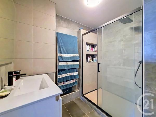 Appartement F4 à vendre  4 pièces - 85,32 m 2   FRESNES  - 94