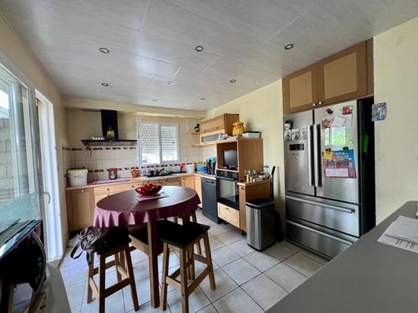 A SAISIR  : MAISON 4 CHAMBRES  GARE TGV  10MN