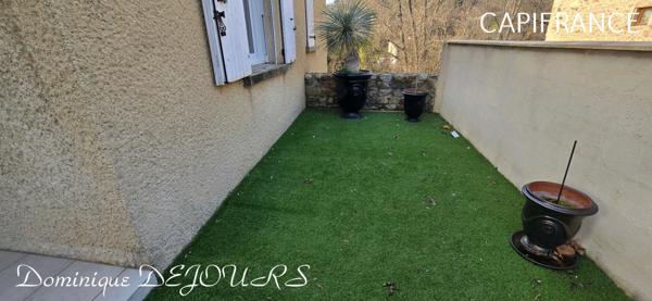 À CHARMES sur RHÔNE Belle maison Atypique dans le quartier ancien, proche de l'Embroye avec des prestations de qualités -