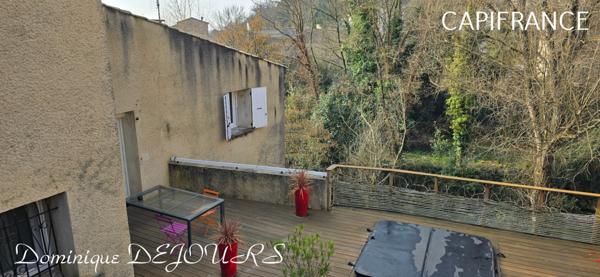 À CHARMES sur RHÔNE Belle maison Atypique dans le quartier ancien, proche de l'Embroye avec des prestations de qualités -