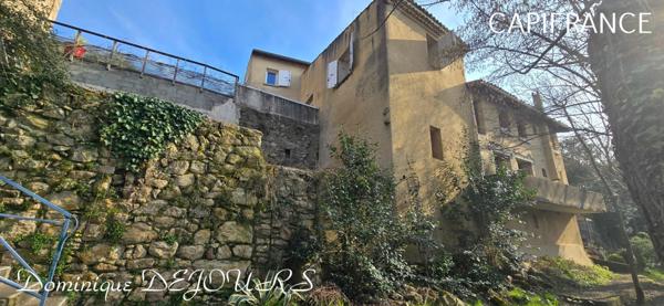 À CHARMES sur RHÔNE Belle maison Atypique dans le quartier ancien, proche de l'Embroye avec des prestations de qualités -