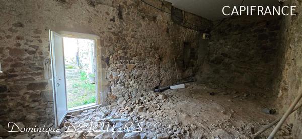 À CHARMES sur RHÔNE Belle maison Atypique dans le quartier ancien, proche de l'Embroye avec des prestations de qualités -