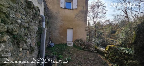 À CHARMES sur RHÔNE Belle maison Atypique dans le quartier ancien, proche de l'Embroye avec des prestations de qualités -