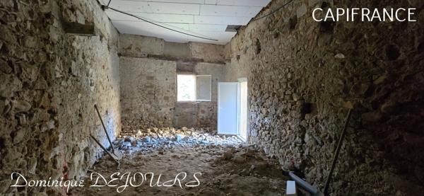 À CHARMES sur RHÔNE Belle maison Atypique dans le quartier ancien, proche de l'Embroye avec des prestations de qualités -