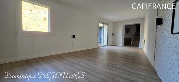 À CHARMES sur RHÔNE Belle maison Atypique dans le quartier ancien, proche de l'Embroye avec des prestations de qualités -