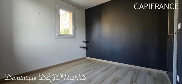 À CHARMES sur RHÔNE Belle maison Atypique dans le quartier ancien, proche de l'Embroye avec des prestations de qualités -