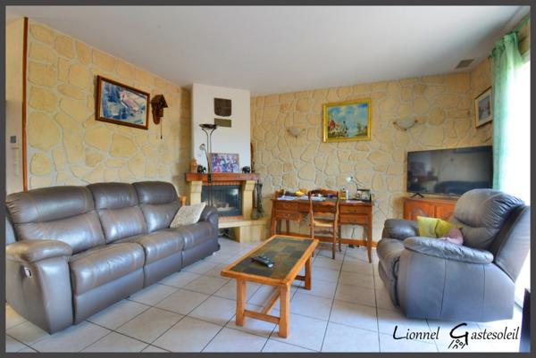 Maison à vendre de plain-pied 3 chambres avec piscine et double garage à Pineuilh (33)